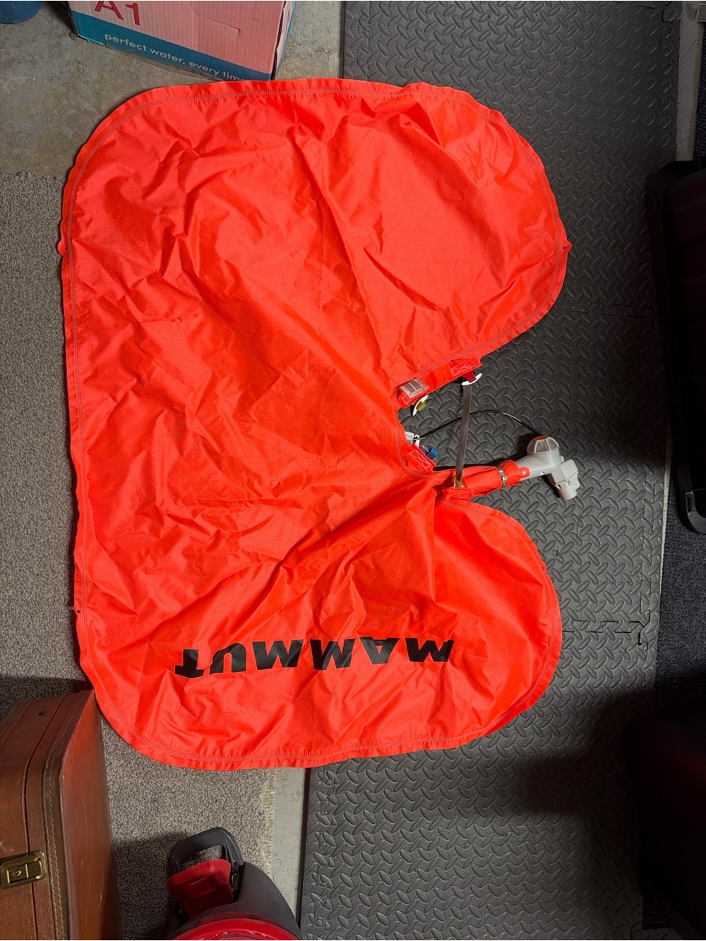 Mammut Avalanche Airbag System (PAS/RAS) balloon unit and inflation trigger